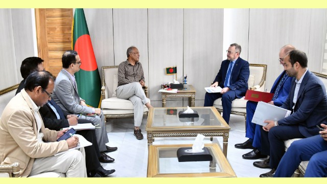 ফায়ার সার্ভিসে আধুনিক সরঞ্জাম ও ভূমিকম্প উদ্ধার সক্ষমতা বাড়াতে ফ্রান্সকে সহযোগিতার আহ্বান স্বরাষ্ট্র উপদেষ্টার